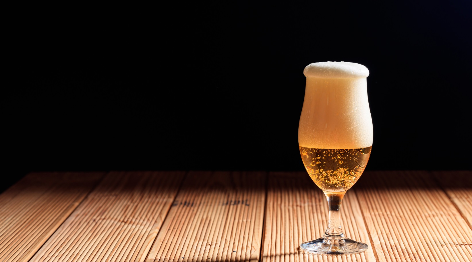 朝礼ネタ 会社スピーチなどに使える面白い雑学 おすすめ豆知識 ビールは泡 の方がアルコール度数が高い 朝礼ネタ 会社スピーチ 豆知識 雑学 仮想通貨 投資など